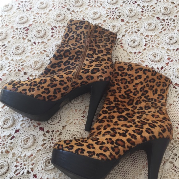 PENNY & KENNY LEOPARD FAUX PONY HAIR BOOTIES 6.5 - Picture 2 of 9
